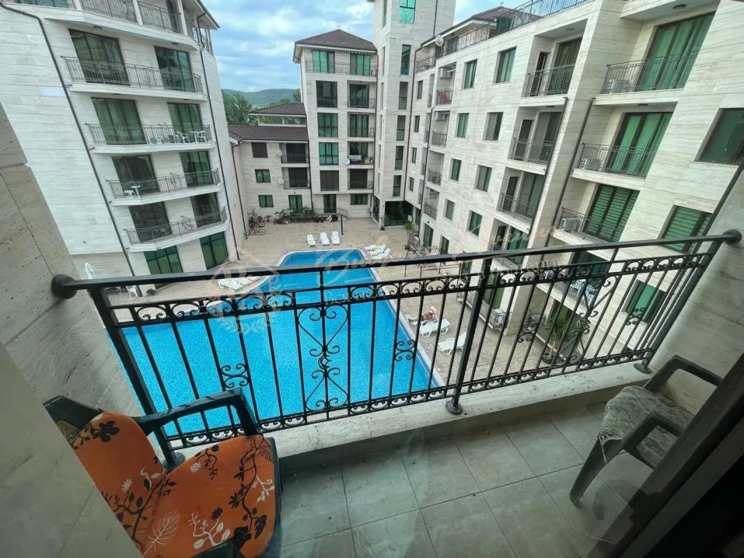 Двухкомнатный апартамент в комплексе Аmadeus Lux, Солнечный берег