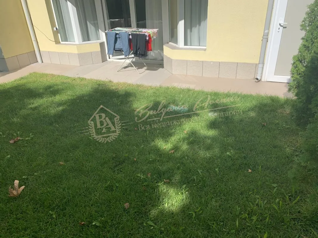 Продается двухкомнатный апартамент с частичным видом на море в Равде - комплекс "Оазис"