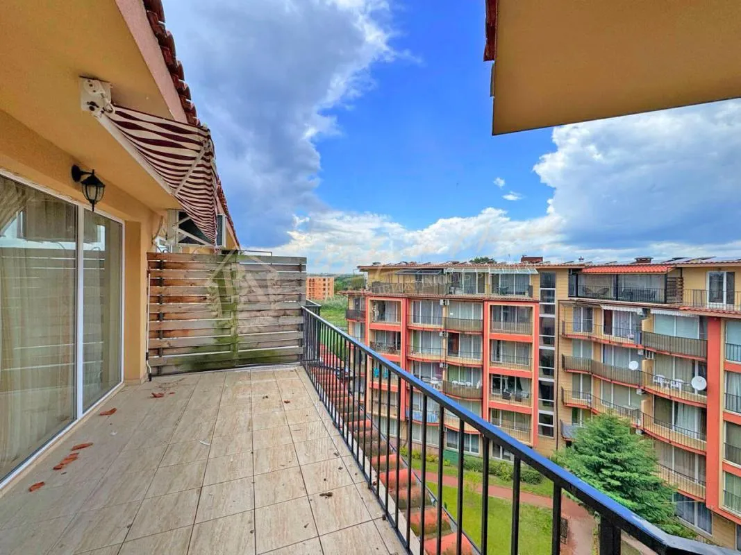 Просторная двухкомнатная квартира в комплексе "Санни Вью Централ", Солнечный берег