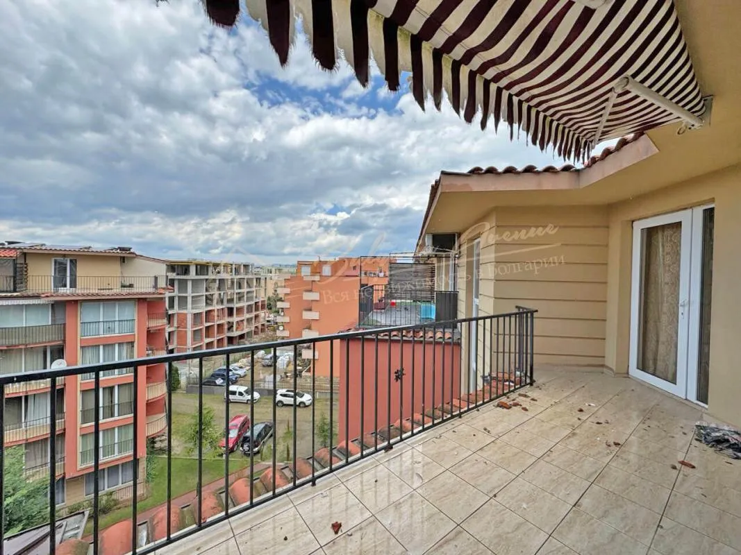 Просторная двухкомнатная квартира в комплексе "Санни Вью Централ", Солнечный берег