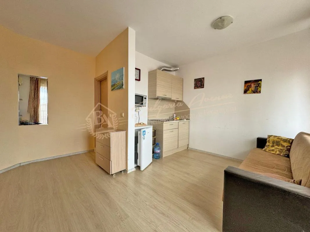 Просторная двухкомнатная квартира в комплексе "Санни Вью Централ", Солнечный берег