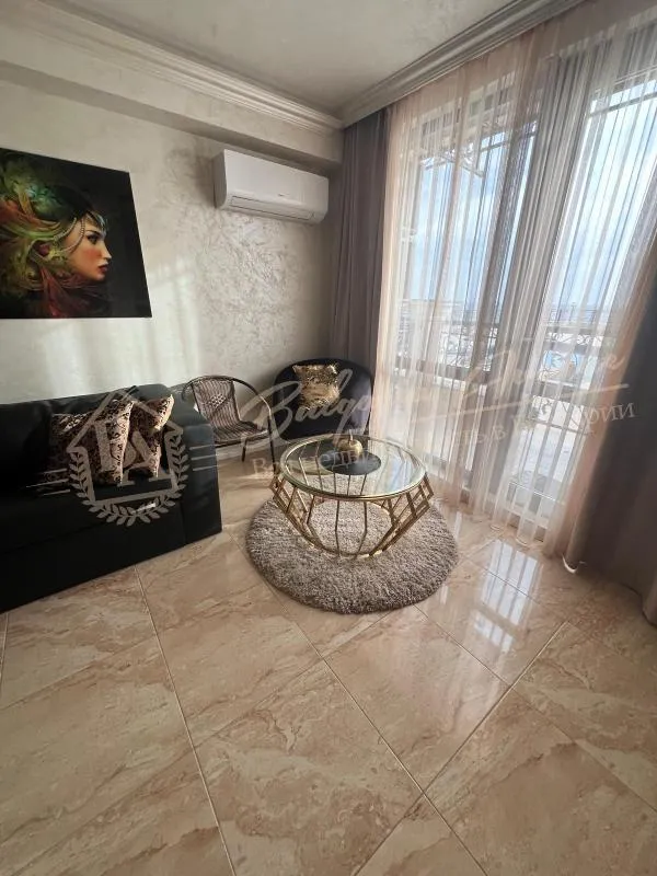 Комплекс Onyx - двухкомнатная квартира с собственным выходом к бассейну, вид на море