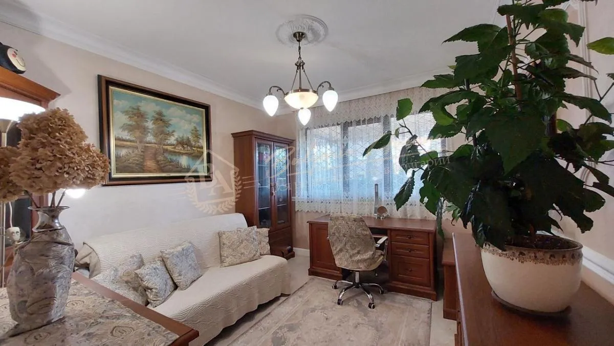 Роскошный дом с 4 спальнями, с красивым двором в элитном жилом комплексе вилл Victoria Royal Garden, Поморие