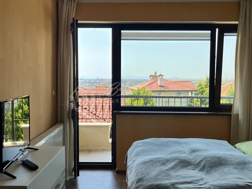 Четырехэтажная вилла с панорамным видом на море в поселке Кошарица