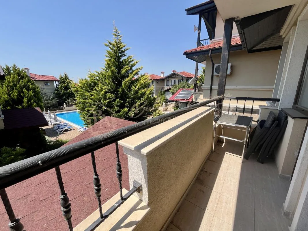 Четырехэтажная вилла с панорамным видом на море в поселке Кошарица