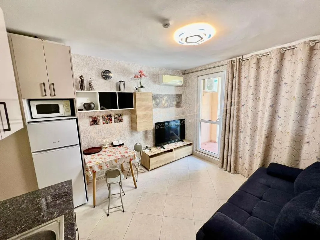 Квартира-студия в комплексе "Солнце и море" Солнечный берег