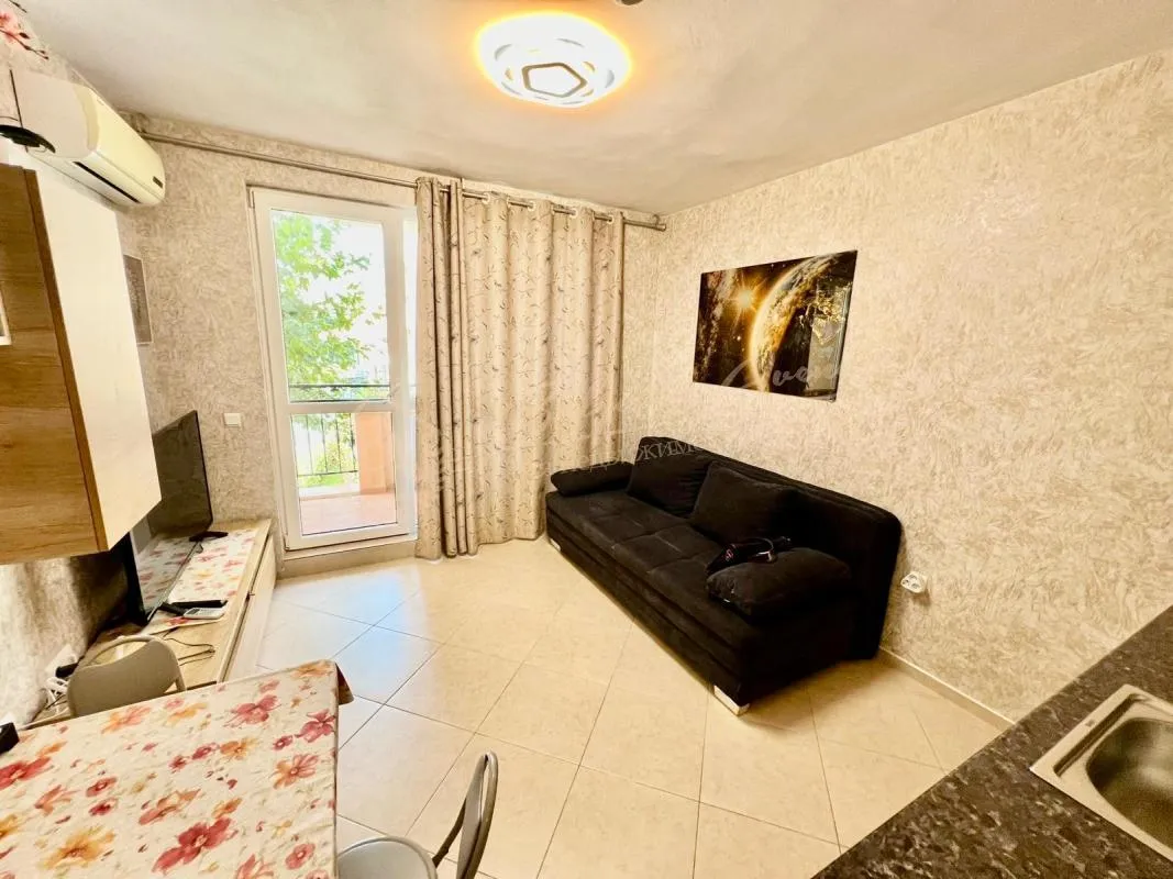 Квартира-студия в комплексе "Солнце и море" Солнечный берег