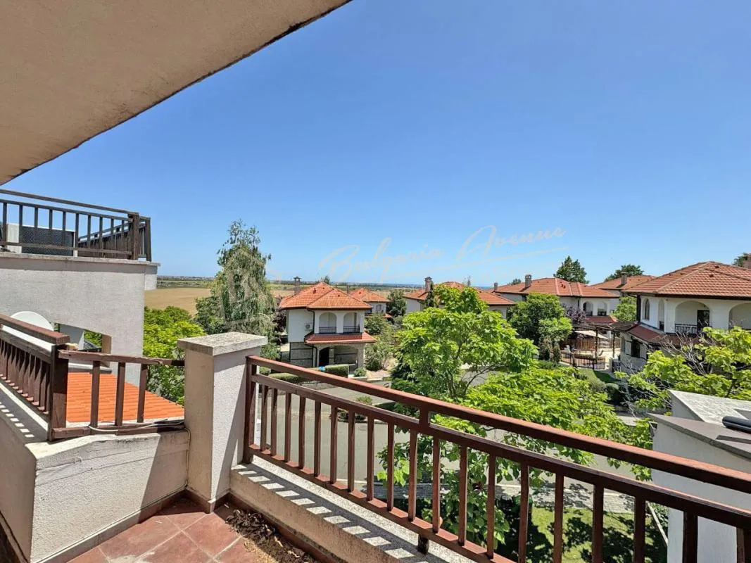 Красивая двухкомнатная квартира в комплексе "Виньярдс Резорт", Ахелой