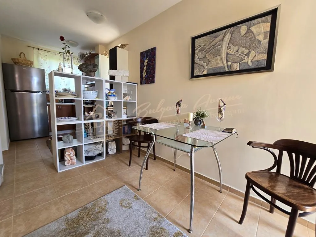 Дом с 2 спальнями и садом в "Алмонд Хилл", Кошарица