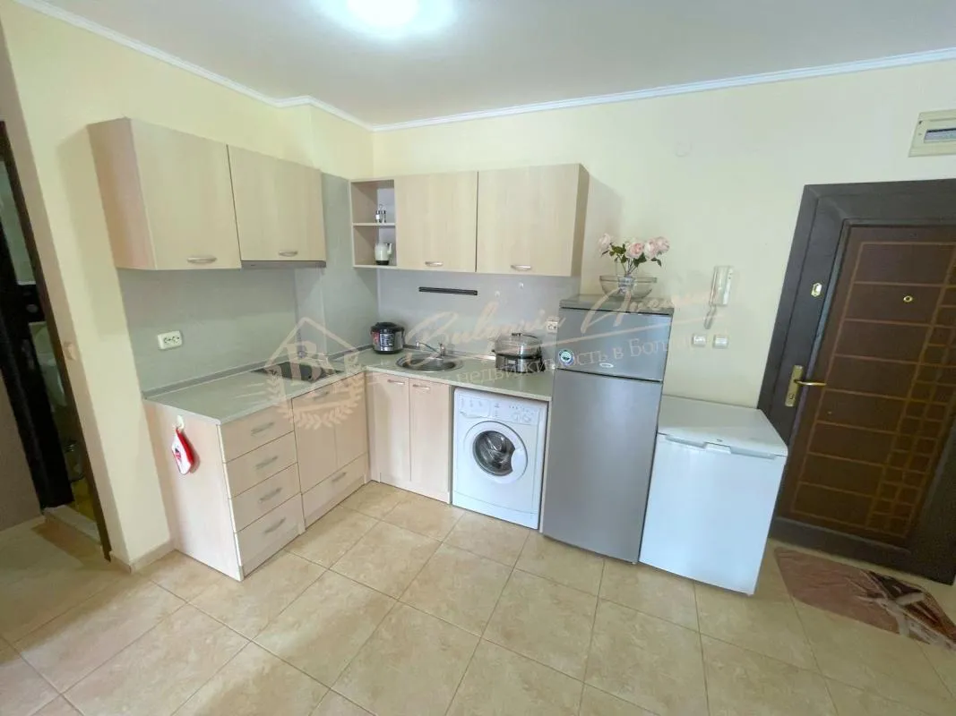 Двухкомнатный апартамент в комплексе «Аполлон-6» с видом на комплекс