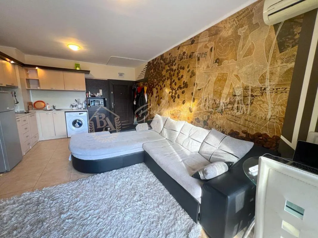 Уютный двухкомнатный апартамент с видом на бассейн в комплексе «Аполлон-6»