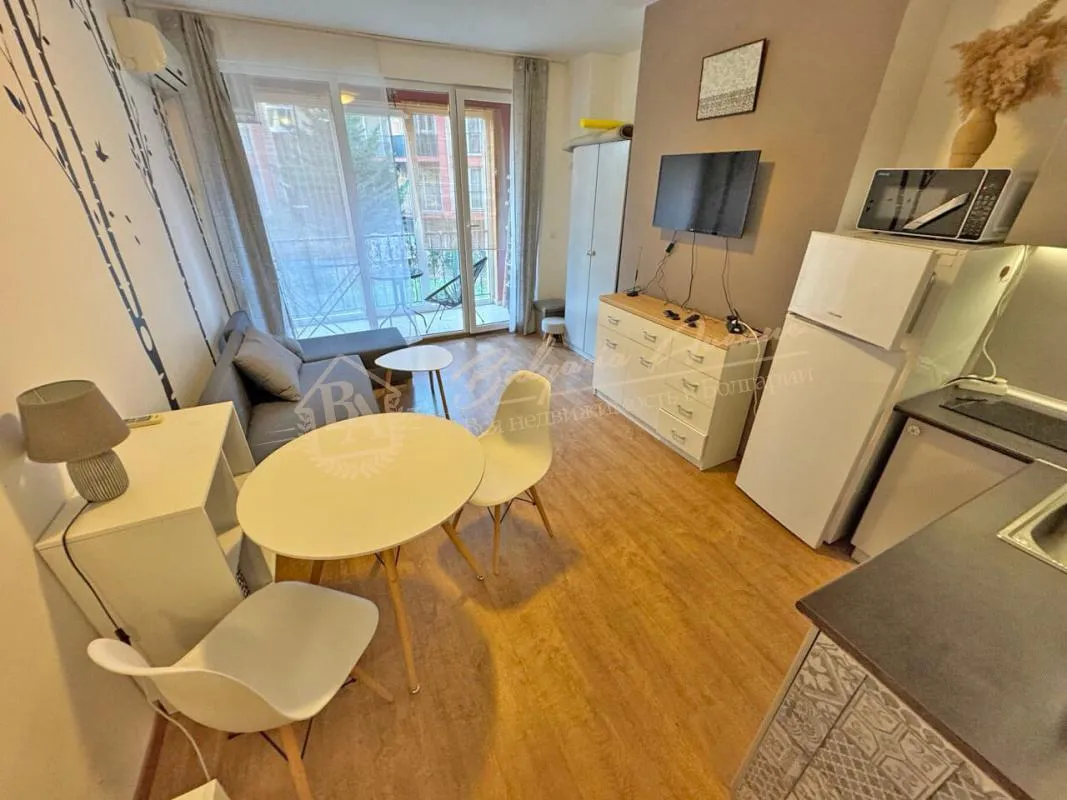 Студия в "Санни Вью Централ", Солнечный берег - вид на бассейн