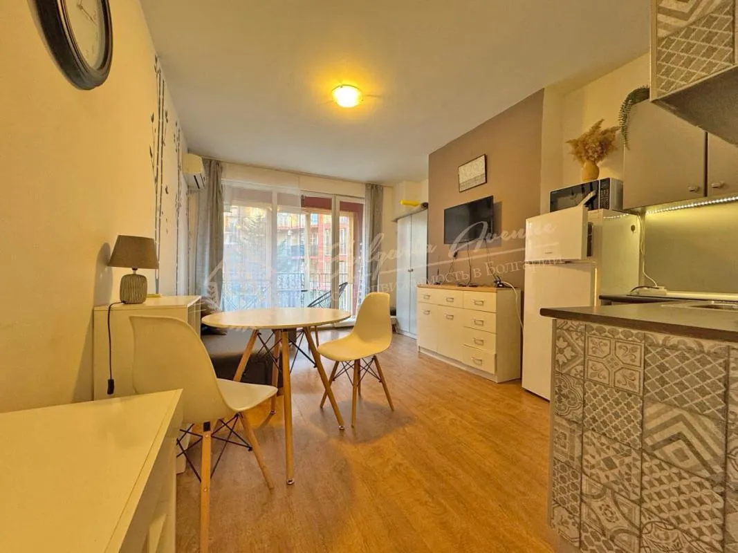 Студия в "Санни Вью Централ", Солнечный берег - вид на бассейн