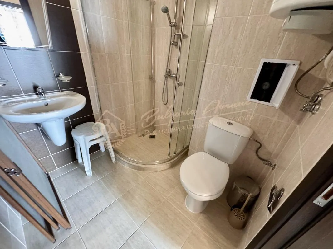 Великолепный трехкомнатный апартамент с панорамным видом на море в городе Несебр