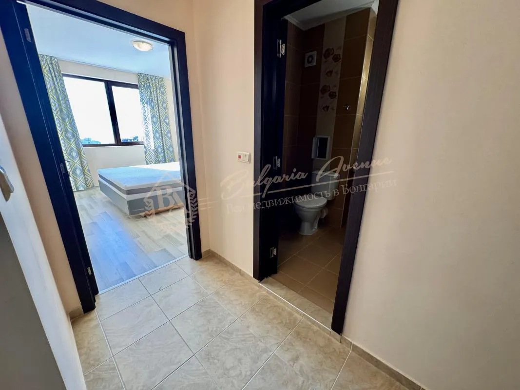 Великолепный трехкомнатный апартамент с панорамным видом на море в городе Несебр