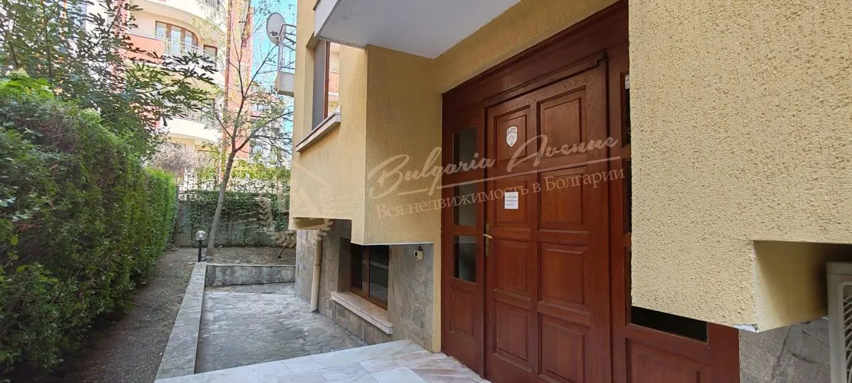 Апартамент с одной спальней в жилом доме в Святом Власе - без таксы поддержки