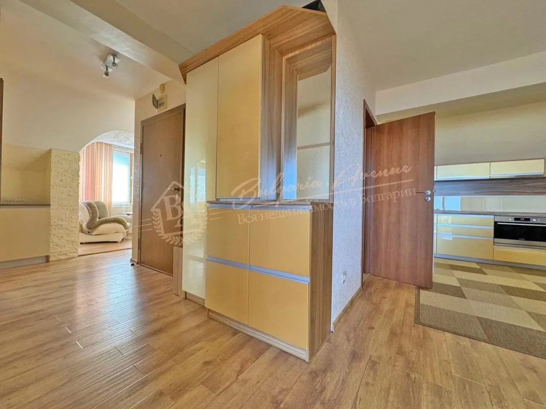 Трехкомнатный апартамент в комплексе Briz Ravda. Вид на море!