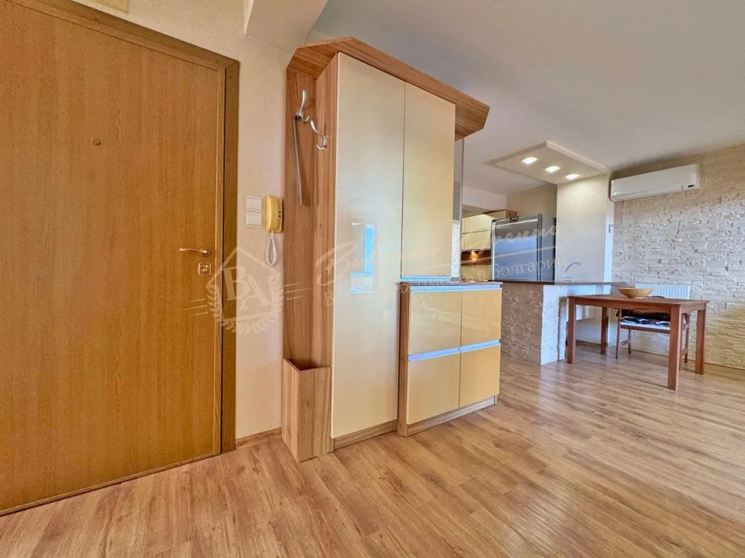 Трехкомнатный апартамент в комплексе Briz Ravda. Вид на море!