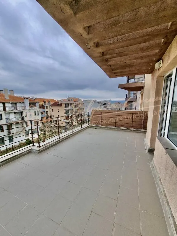 Студия в жилом доме в Несебре, квартал Черно Море