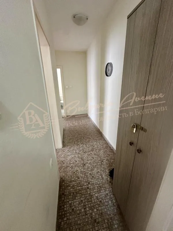 Продается трехкомнатный апартамент с видом на бассейн в центре Солнечного Берега - Флорес Парк