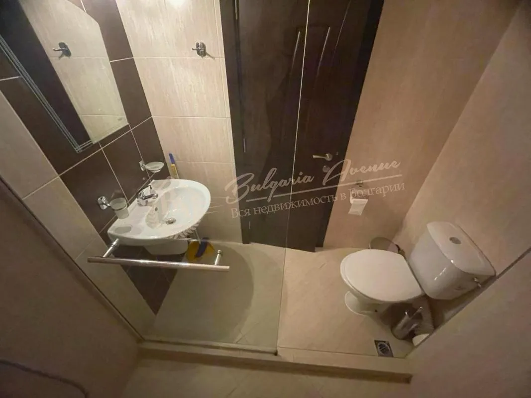 Уютный двухкомнатный апартамент на партере в комплексе "Аполлон-Несебр"