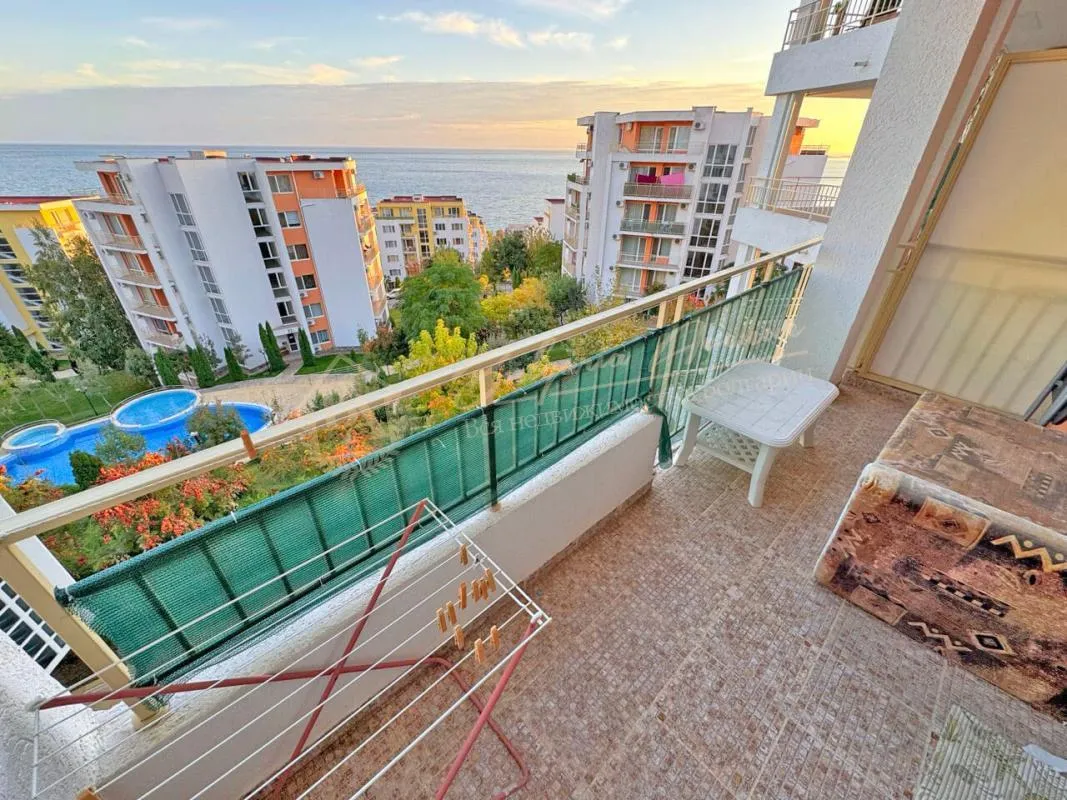 Двухкомнатная квартира с видом на море в комплексе Imperial Fort, Свети Влас