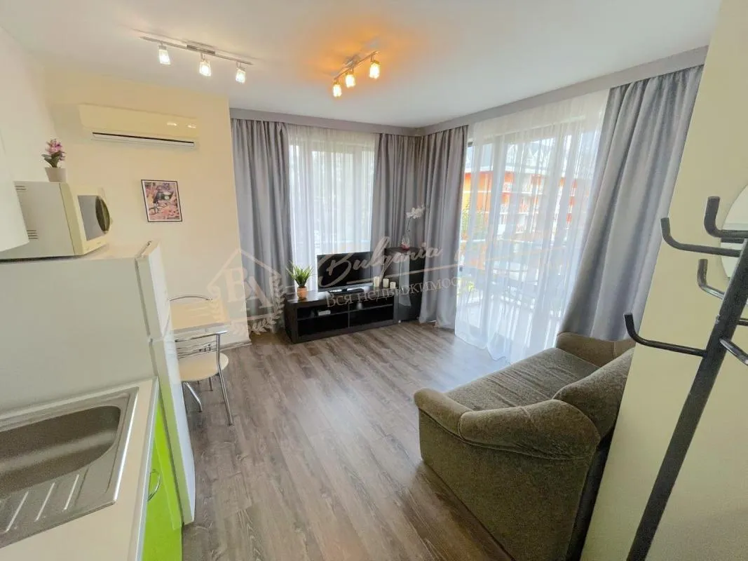 Двухкомнатный апартамент с прекрасным видом на территорию комплекса в Тарсис Нова