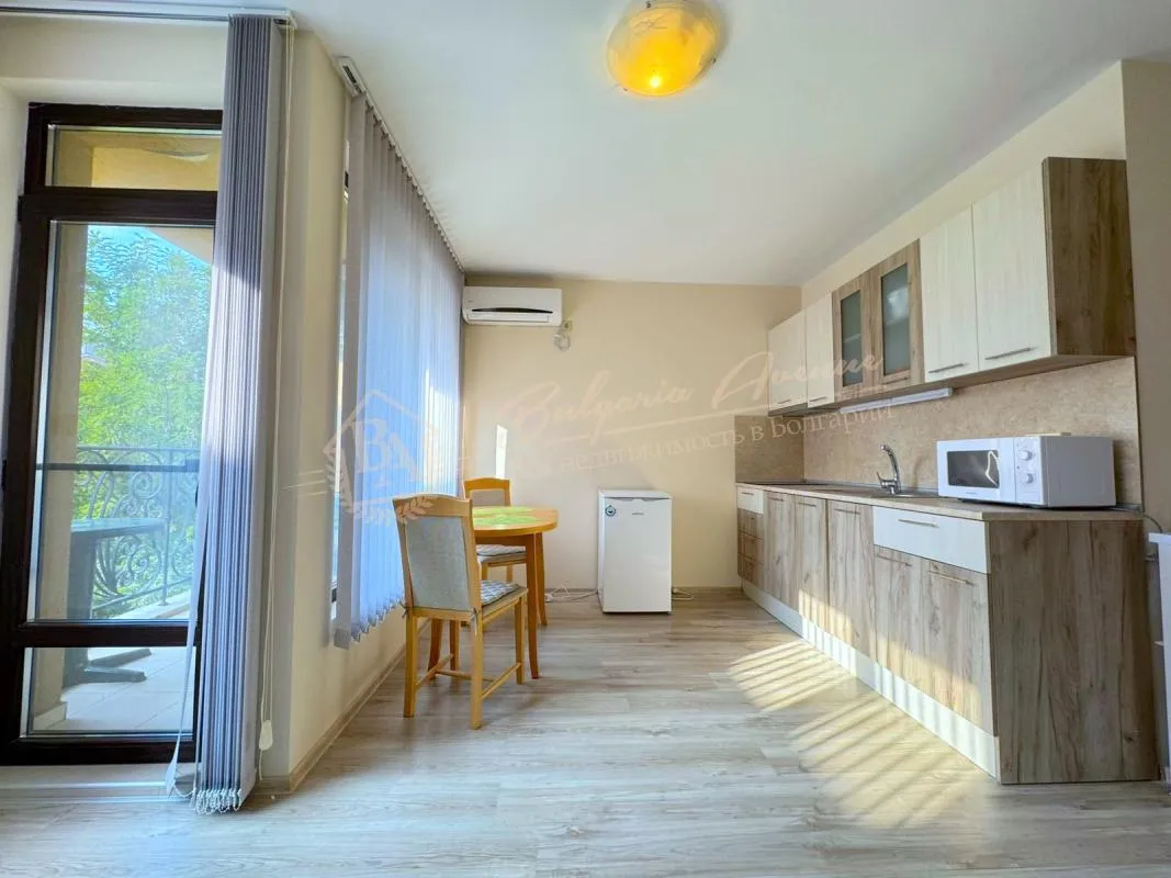 Студия в жилом доме без таксы поддержки. Вид на дюны.