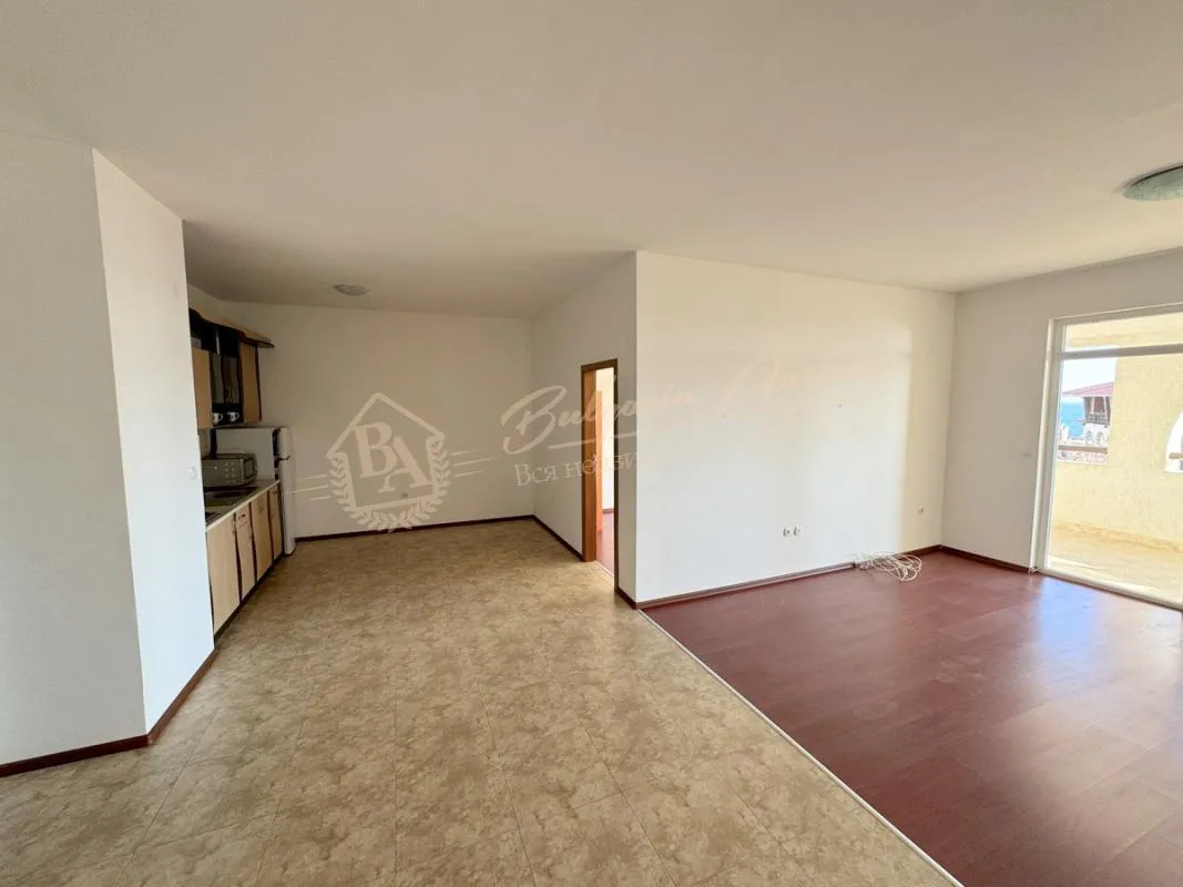 Просторный двухкомнатный апартамент с панорамным видом на море в комплексе Merry Mar