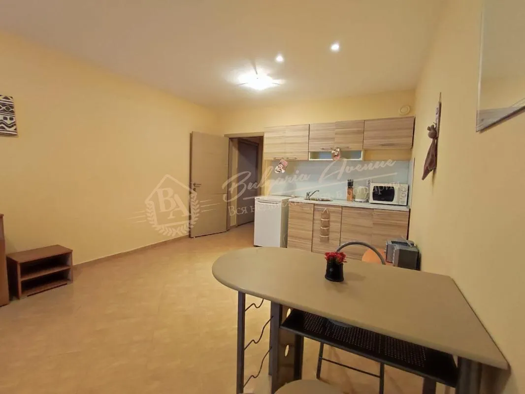 Двухкомнатный апартамент в центре Солнечного Берега, без таксы поддержки в комплексе «Вora»