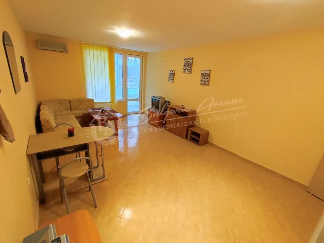 Двухкомнатный апартамент в центре Солнечного Берега, без таксы поддержки в комплексе «Вora»