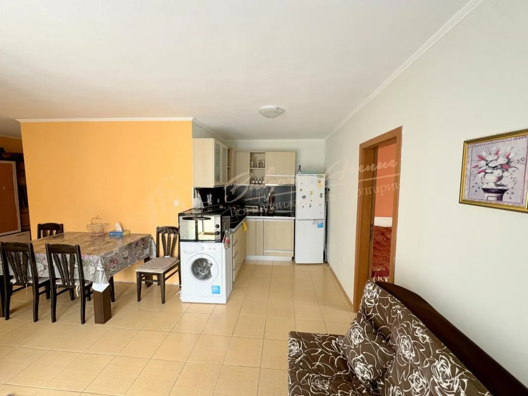 Просторный апартамент с возможностью перепланировки в трёхкомнатный апартамент в комплексе «Персани-2», Солнечный берег