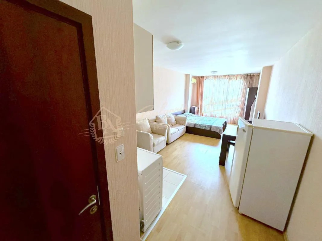 Квартира студия в комплексе "Vigo" на первой береговой линии в г. Несебр.