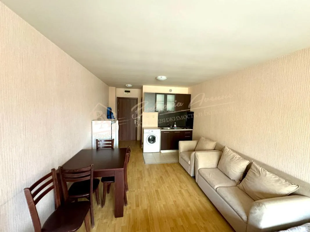 Квартира студия в комплексе "Vigo" на первой береговой линии в г. Несебр.