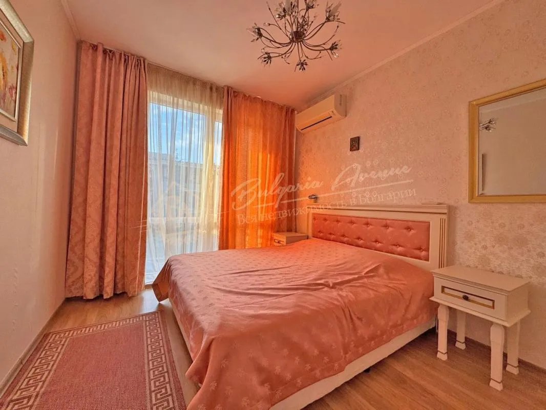 Трехкомнатный апартамент в комплексе Izida Palace