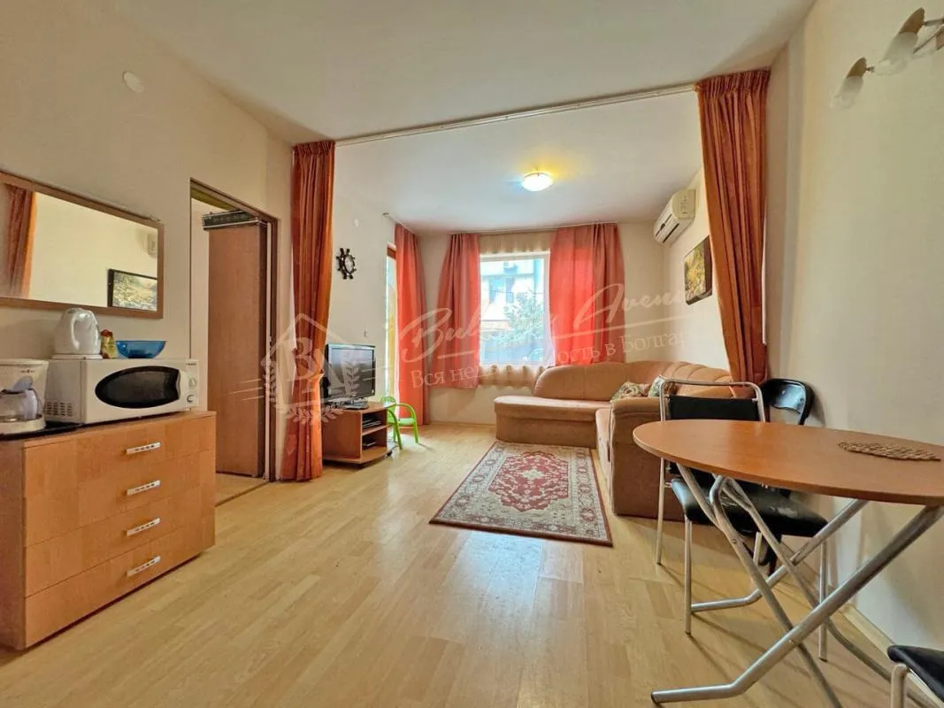 Двухкомнатная квартира на партере в комплексе Amadeus 11