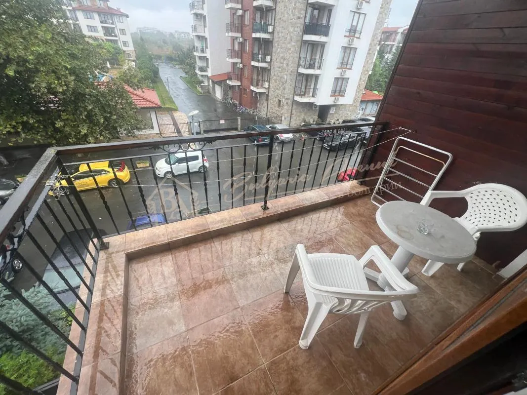 Трехкомнатный апартамент в комплексе «Аполлон 3», между поселком Равда и городом Несебр