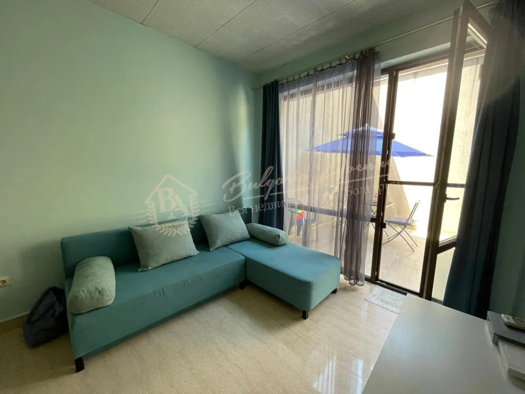 Просторная квартира студия с английским двориком в комплексе Тарсис, Солнечный берег