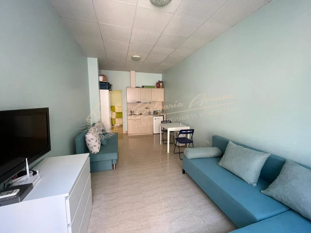 Просторная квартира студия с английским двориком в комплексе Тарсис, Солнечный берег