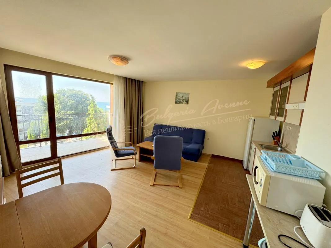 Предложение в комплексе на 1 линии - трехкомнатный апартамент с видом на море в комплексе «Мессамбрия Форт»