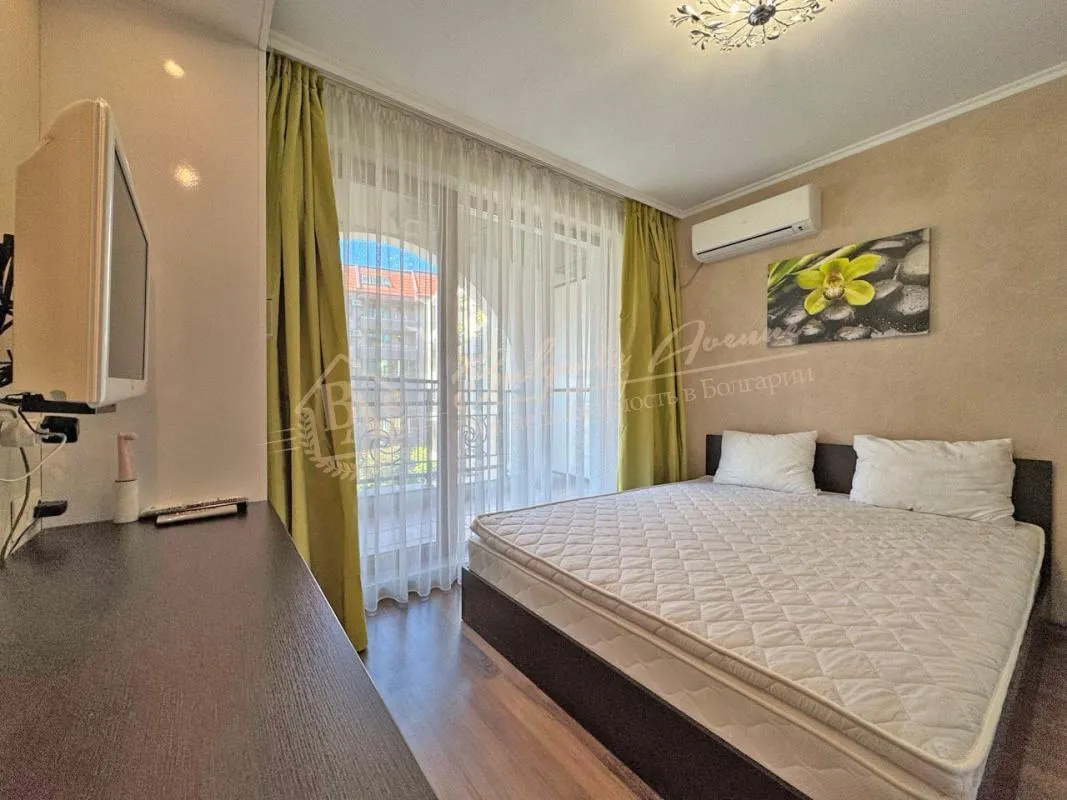 Двухкомнатный апартамент в комплексе "Роуз Гарден", Поморие