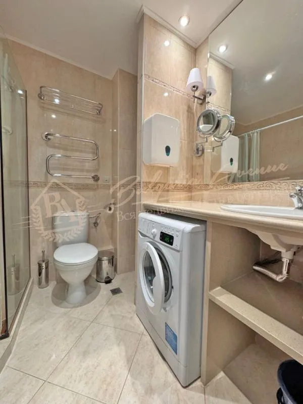 Двухкомнатный апартамент в комплексе "Роуз Гарден", Поморие