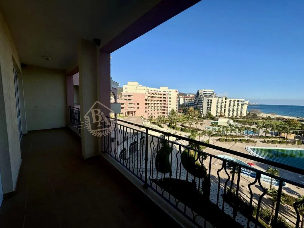 Большой двухкомнатный апартамент в комплексе Majestic Beach Resort