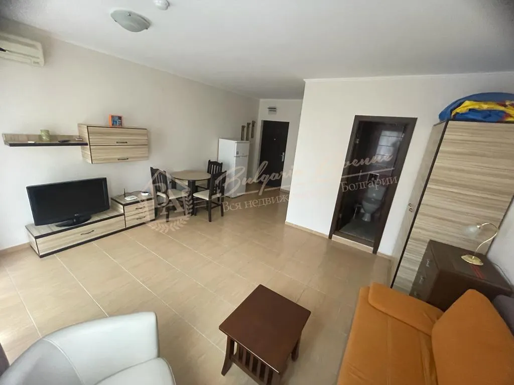 Квартира-студия в комплексе Аполлон 7, курортный поселок Равда