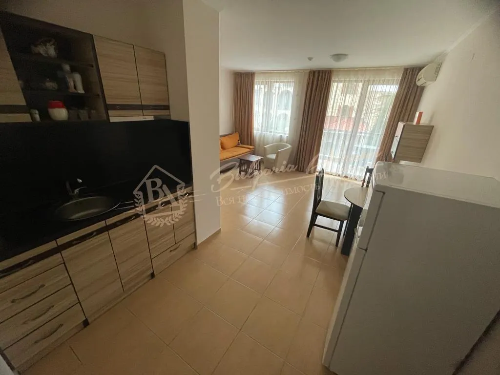 Квартира-студия в комплексе Аполлон 7, курортный поселок Равда