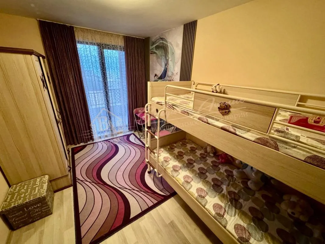 Великолепная трехкомнатная квартира в живописном городе Несебр с захватывающим панорамным видом на море