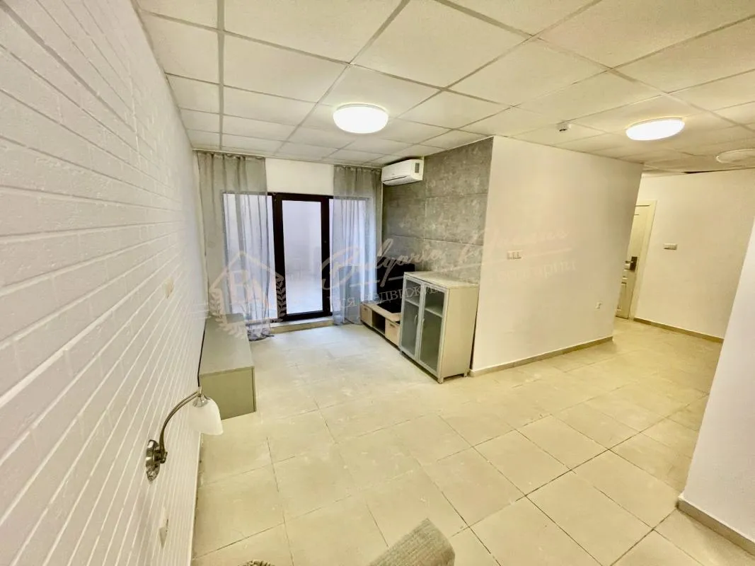 Студия на приземном этаже в великолепном комплексе "Тарсис Нова" по привлекательной цене