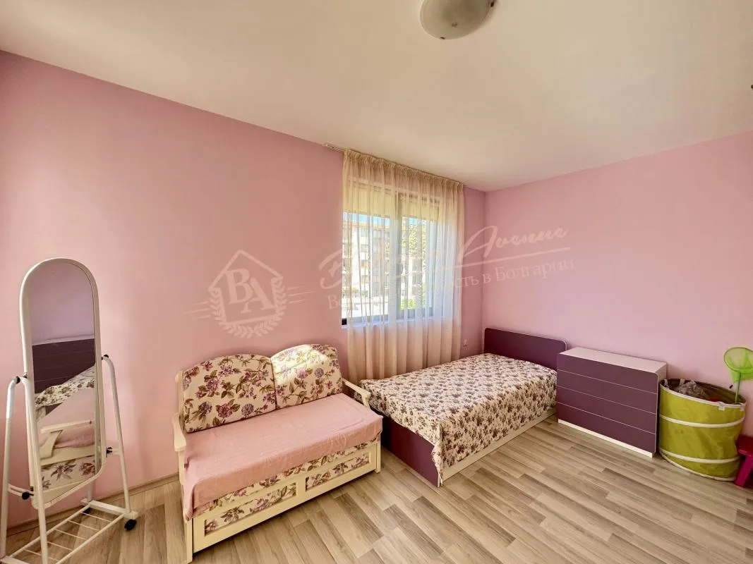 Продается двухкомнатный апартамент в "Аполлон Несебр" с прекрасным видом на территорию