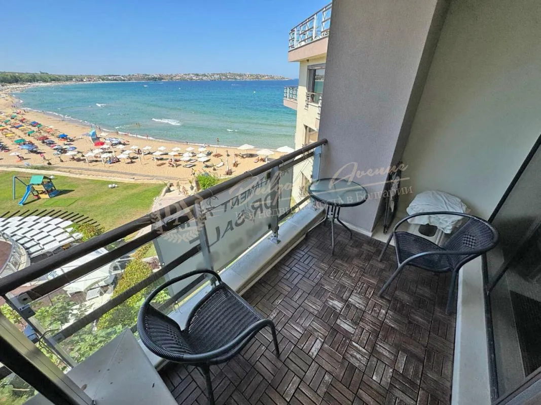 Двухкомнатная квартира с видом на море в комплексе Sand Lilies, Созополь.