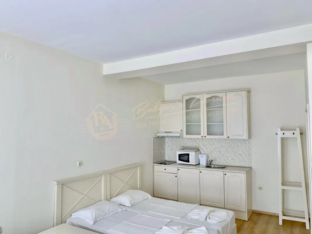 Уютная студия в комплексе "Флорес Парк" на Солнечном Берегу